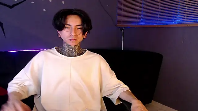 Snapshot of Kuregari_xs chatting on October 21, 2025, 3:51 am Kuregari xs online show from October 21, 2025, 3:51 am