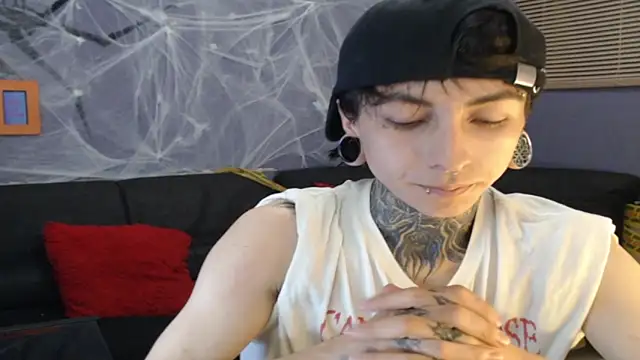 Snapshot of Kuregari_xs chatting on October 28, 2025, 6:28 am Kuregari xs online show from October 28, 2025, 6:28 am