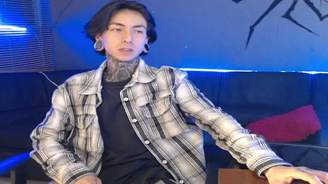 Snapshot of Kuregari_xs chatting on November 8, 2025, 4:34 am Kuregari xs online show from November 8, 2025, 4:34 am