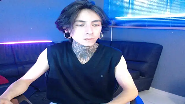 Snapshot of Kuregari_xs chatting on November 10, 2025, 4:22 am Kuregari xs online show from November 10, 2025, 4:22 am