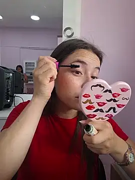 Snapshot of EmmaValencia_ chatting on April 22, 2026, 7:26 pm EmmaValencia online show from April 22, 2026, 7:26 pm