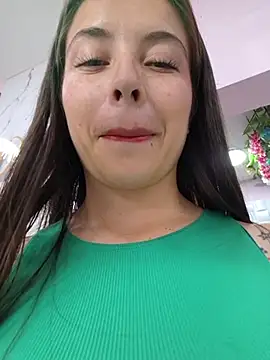 Snapshot of EmmaValencia_ chatting on April 24, 2026, 7:16 pm EmmaValencia online show from April 24, 2026, 7:16 pm