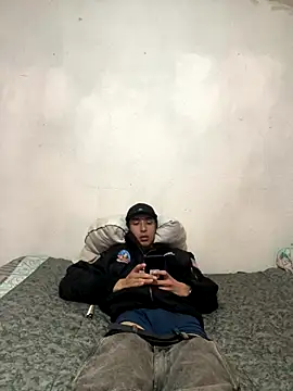 bearbebe666 online show from September 28, 2025, 6:02 pm
