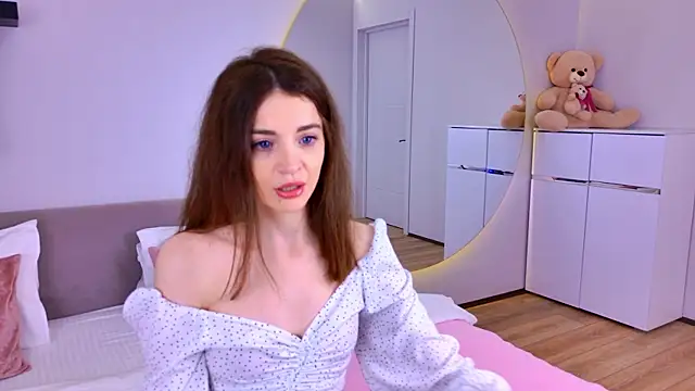 NikkaBush online show from June 26, 2026, 5:12 am