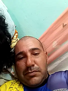 cesargoch87 online show from September 29, 2025, 11:42 pm