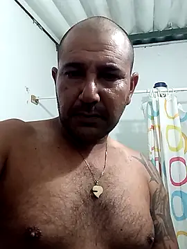 cesargoch87 online show from October 1, 2025, 4:07 am