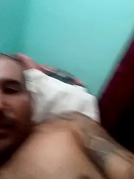 cesargoch87 online show from October 14, 2025, 3:18 am
