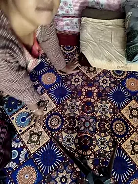 Snapshot of Your_seema_208 chatting on November 15, 2025, 2:20 am Your seema 208 online show from November 15, 2025, 2:20 am