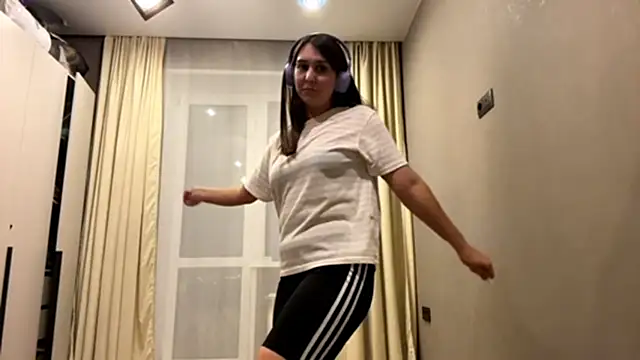Snapshot of RoseRossi chatting on September 29, 2025, 10:53 am RoseRossi online show from September 29, 2025, 10:53 am