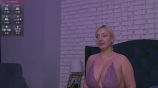 Snapshot of AnastassiaHills chatting on October 2, 2025, 12:01 pm AnastassiaHills online show from October 2, 2025, 12:01 pm