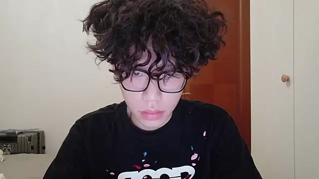 Snapshot of hangzi-0011 chatting on October 11, 2025, 10:36 am hangzi-0011 online show from October 11, 2025, 10:36 am