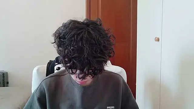 Snapshot of hangzi-0011 chatting on October 12, 2025, 8:02 am hangzi-0011 online show from October 12, 2025, 8:02 am