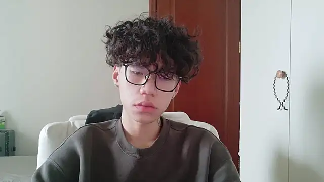 Snapshot of hangzi-0011 chatting on October 14, 2025, 7:31 am hangzi-0011 online show from October 14, 2025, 7:31 am