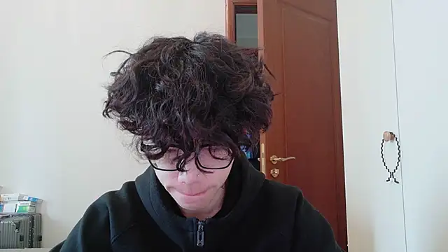 Snapshot of hangzi-0011 chatting on October 16, 2025, 1:28 am hangzi-0011 online show from October 16, 2025, 1:28 am