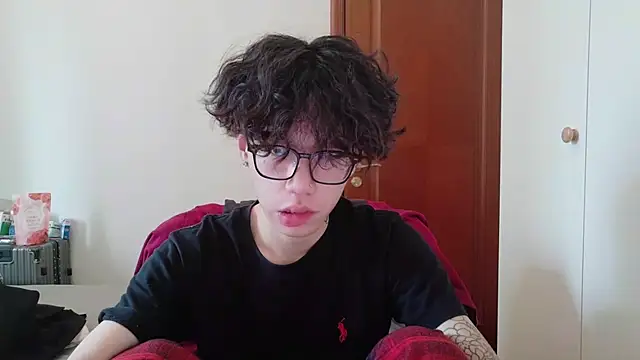 Snapshot of hangzi-0011 chatting on October 17, 2025, 5:54 am hangzi-0011 online show from October 17, 2025, 5:54 am