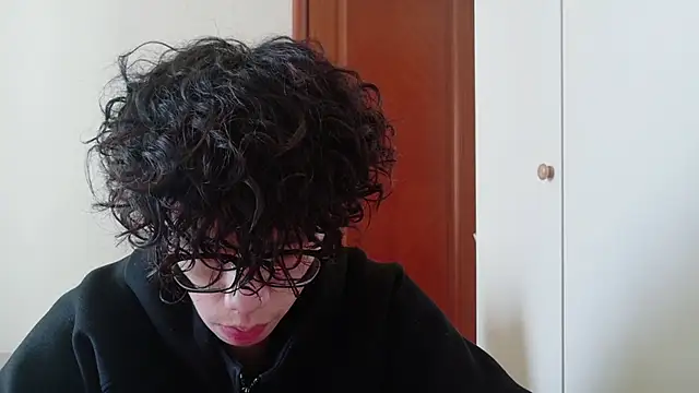 Snapshot of hangzi-0011 chatting on October 23, 2025, 4:56 am hangzi-0011 online show from October 23, 2025, 4:56 am