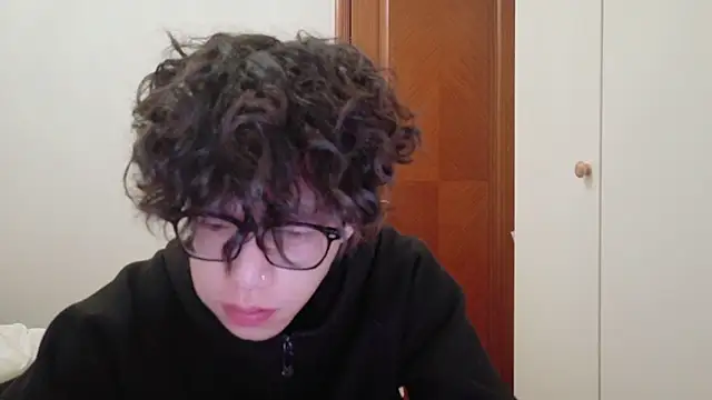 Snapshot of hangzi-0011 chatting on October 24, 2025, 7:27 am hangzi-0011 online show from October 24, 2025, 7:27 am