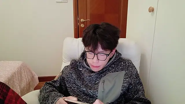 Snapshot of hangzi-0011 chatting on November 13, 2025, 6:01 am hangzi-0011 online show from November 13, 2025, 6:01 am