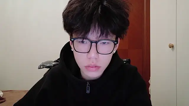 hangzi-0011 online show from December 4, 2025, 12:25 pm