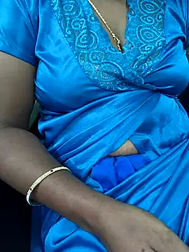 Snapshot of Tamilselviroja- chatting on October 13, 2025, 3:45 pm Tamilselviroja- online show from October 13, 2025, 3:45 pm