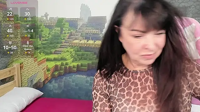 Snapshot of LindaRomero chatting on November 12, 2025, 10:37 am LindaRomero online show from November 12, 2025, 10:37 am