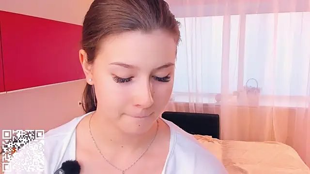 Snapshot of MondoNeko chatting on November 7, 2025, 7:08 am MondoNeko online show from November 7, 2025, 7:08 am