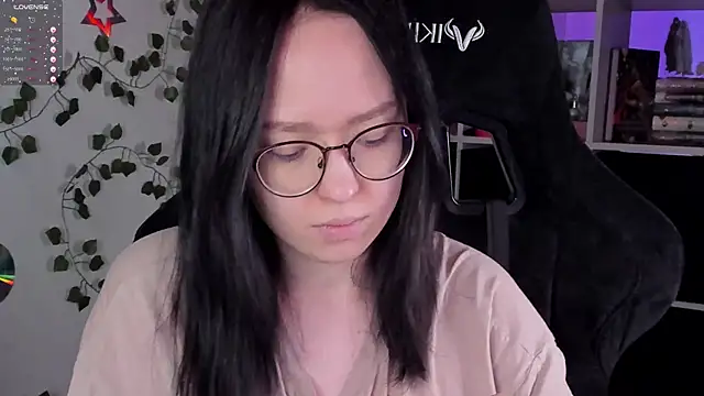 Snapshot of power_robynn chatting on October 12, 2025, 12:59 pm power robynn online show from October 12, 2025, 12:59 pm