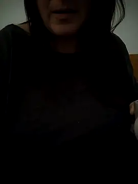 Snapshot of sexyguenda chatting on December 4, 2025, 9:23 pm sexyguenda online show from December 4, 2025, 9:23 pm