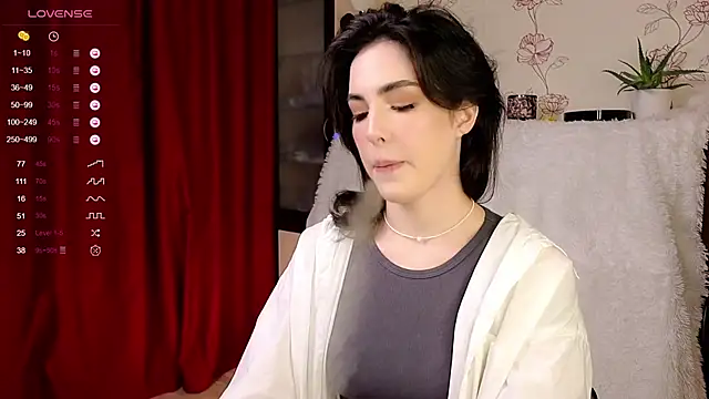 Snapshot of di_moon chatting on October 29, 2025, 4:31 pm di moon online show from October 29, 2025, 4:31 pm