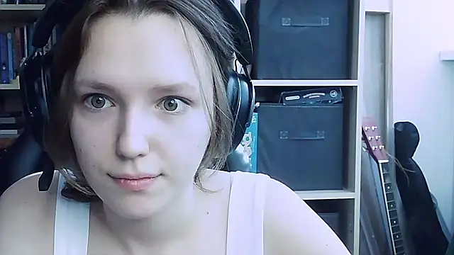 Snapshot of Diana-back chatting on October 1, 2025, 6:08 am Diana-back online show from October 1, 2025, 6:08 am