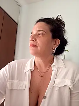 MoritaSalvaj online show from October 4, 2025, 2:26 pm