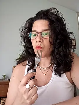 MoritaSalvaj online show from October 14, 2025, 8:20 pm