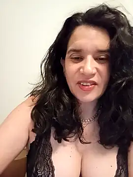 MoritaSalvaj online show from November 18, 2025, 1:33 am