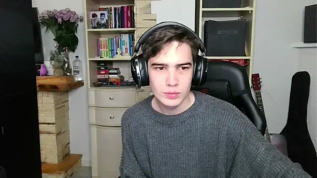  Chris Next Door  online show from October 29, 2025, 3:58 pm