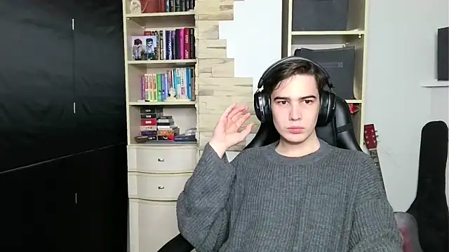  Chris Next Door  online show from October 30, 2025, 4:52 pm