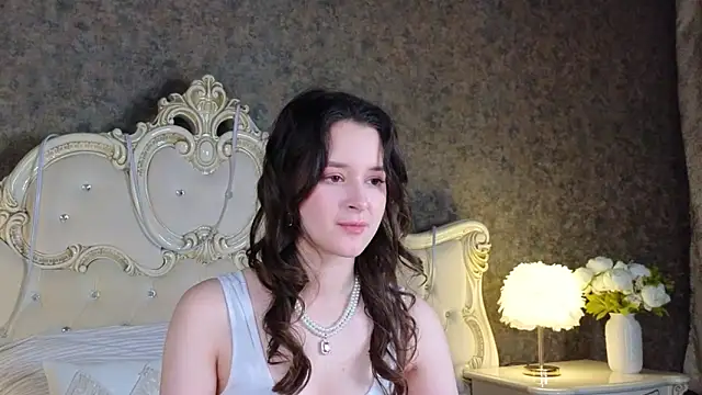 EvaSwen online show from October 25, 2025, 9:42 pm