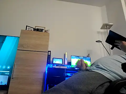 Snapshot of stivi2526 chatting on November 13, 2025, 10:52 pm stivi2526 online show from November 13, 2025, 10:52 pm