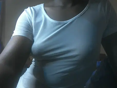 Snapshot of Pullaa chatting on October 16, 2025, 5:47 pm Pullaa online show from October 16, 2025, 5:47 pm