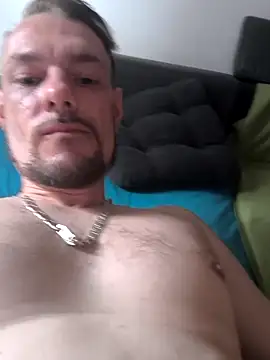 Snapshot of PURE24HATE chatting on October 17, 2025, 1:35 pm PURE24HATE online show from October 17, 2025, 1:35 pm