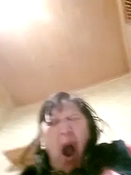 Apeesynka55211 online show from February 23, 2026, 8:50 pm