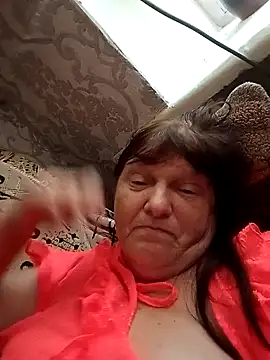 Snapshot of Apeesynka55211 chatting on June 13, 2026, 2:26 pm Apeesynka55211 online show from June 13, 2026, 2:26 pm