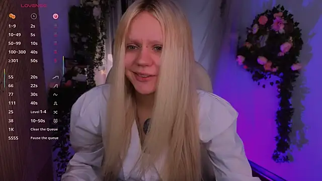 kitten murray  online show from November 26, 2025, 5:41 am