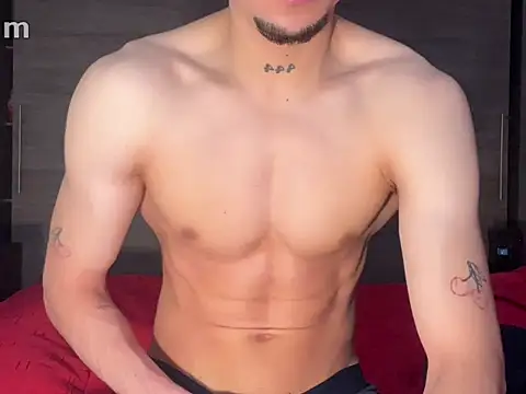strongManLatino online show from May 9, 2026, 6:46 pm