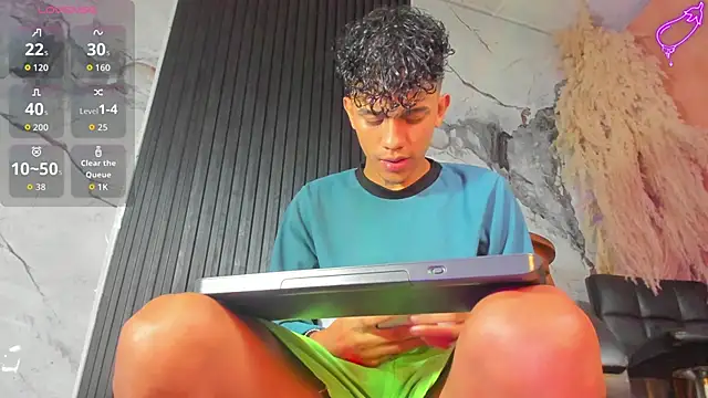 Snapshot of milo_crave chatting on October 4, 2025, 12:58 pm milo crave online show from October 4, 2025, 12:58 pm