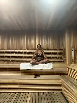 tia   fox online show from November 10, 2025, 11:31 am