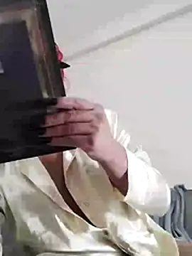 Snapshot of RobertaxGutierrez chatting on November 10, 2025, 3:16 am RobertaxGutierrez online show from November 10, 2025, 3:16 am