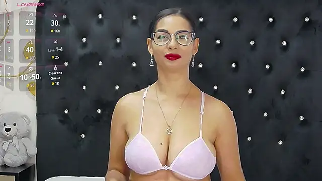 Snapshot of MiaRyder chatting on October 27, 2025, 1:04 pm MiaRyder online show from October 27, 2025, 1:04 pm