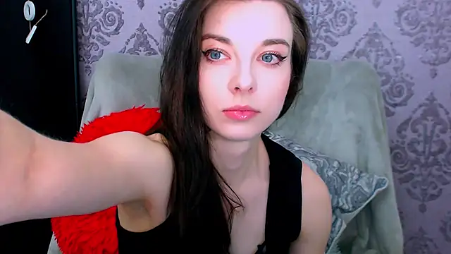 DominantLuna online show from May 20, 2026, 7:42 pm