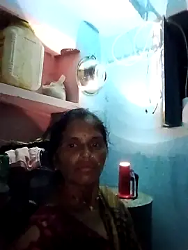 Snapshot of Mohni_cute chatting on October 6, 2025, 3:31 pm Mohni cute online show from October 6, 2025, 3:31 pm