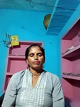 Snapshot of Mohni_cute chatting on October 16, 2025, 12:44 am Mohni cute online show from October 16, 2025, 12:44 am